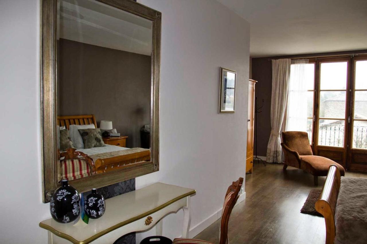 Pont Vieux Chambres D'Hotes Confolens Eksteriør bilde